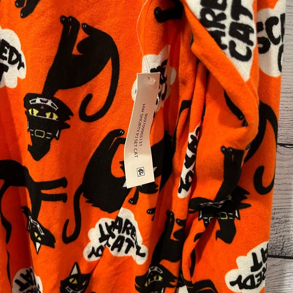 Scaredy Cat Halloween Pajamas 2 piece set. Black and Orange XL top/3XL bottoms. - Picture 13 of 13
